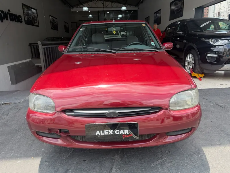 Ford Escort Vermelho
