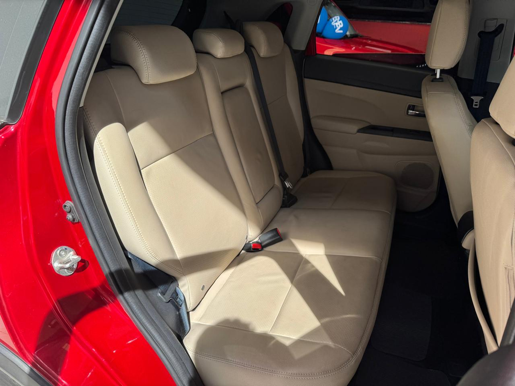 Mitsubishi Outlander Vermelho