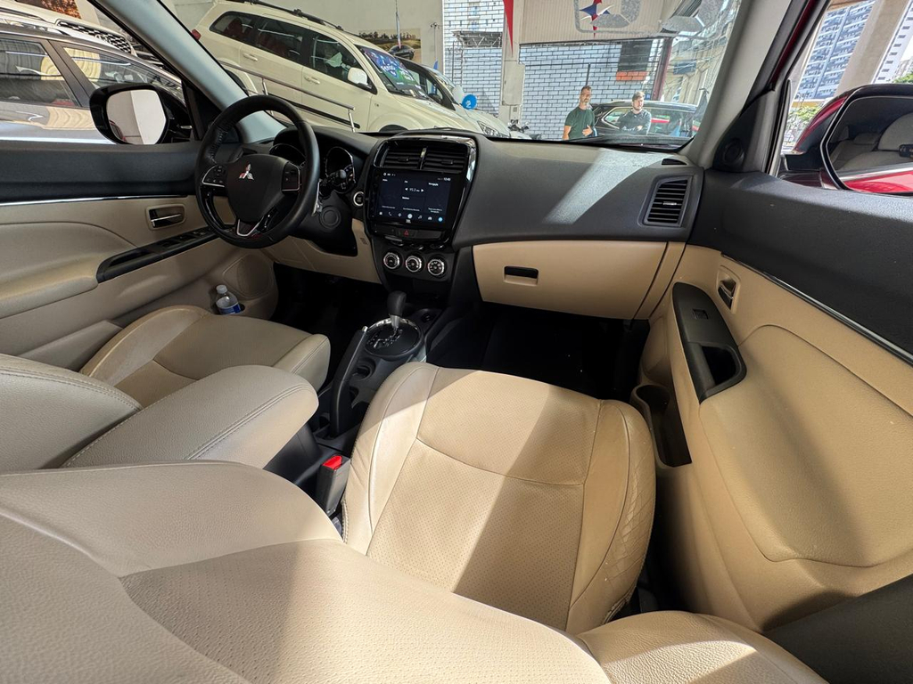 Mitsubishi Outlander Vermelho