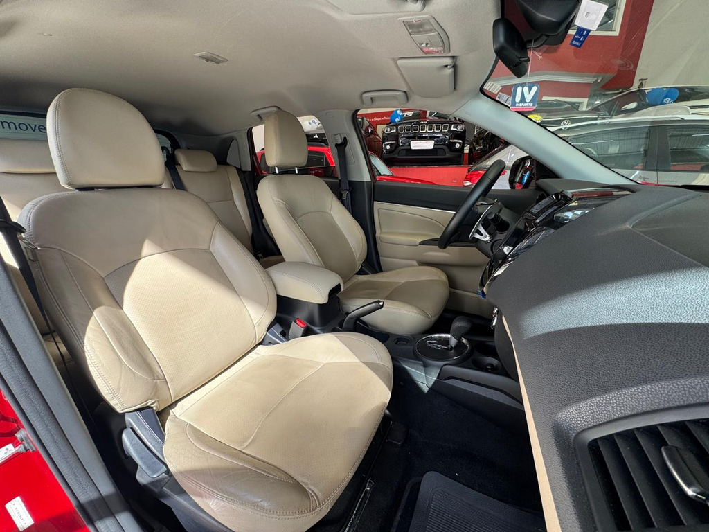 Mitsubishi Outlander Vermelho