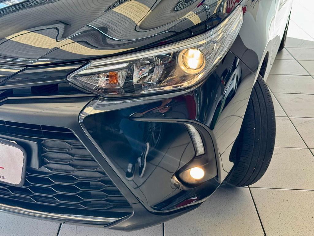 Toyota Yaris Preto