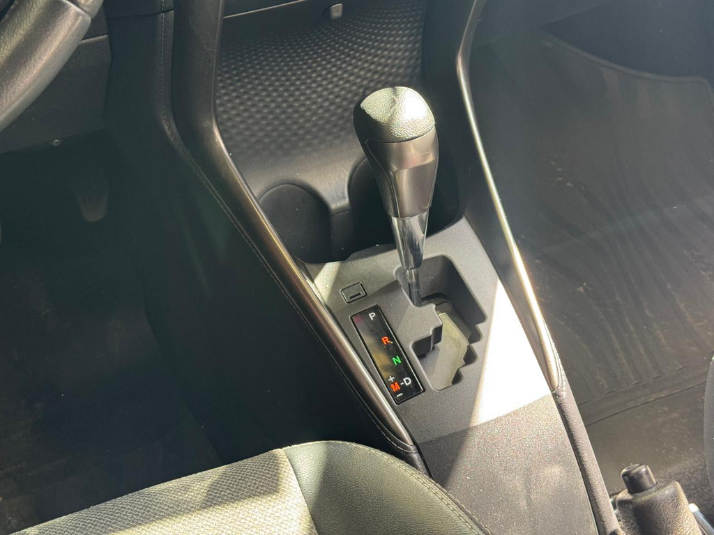 Toyota Yaris Preto