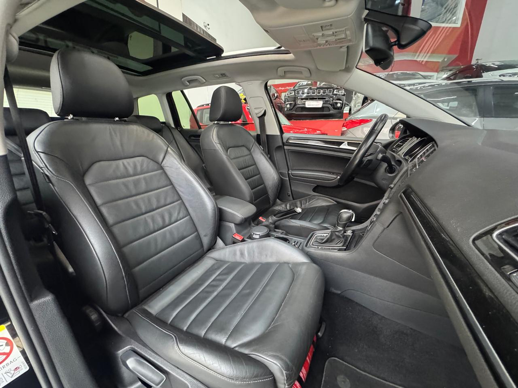 Volkswagen Golf Variant Preto