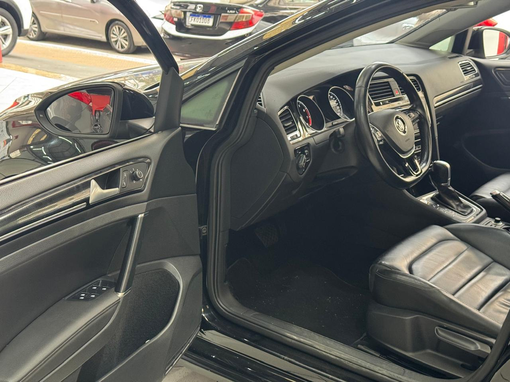 Volkswagen Golf Variant Preto