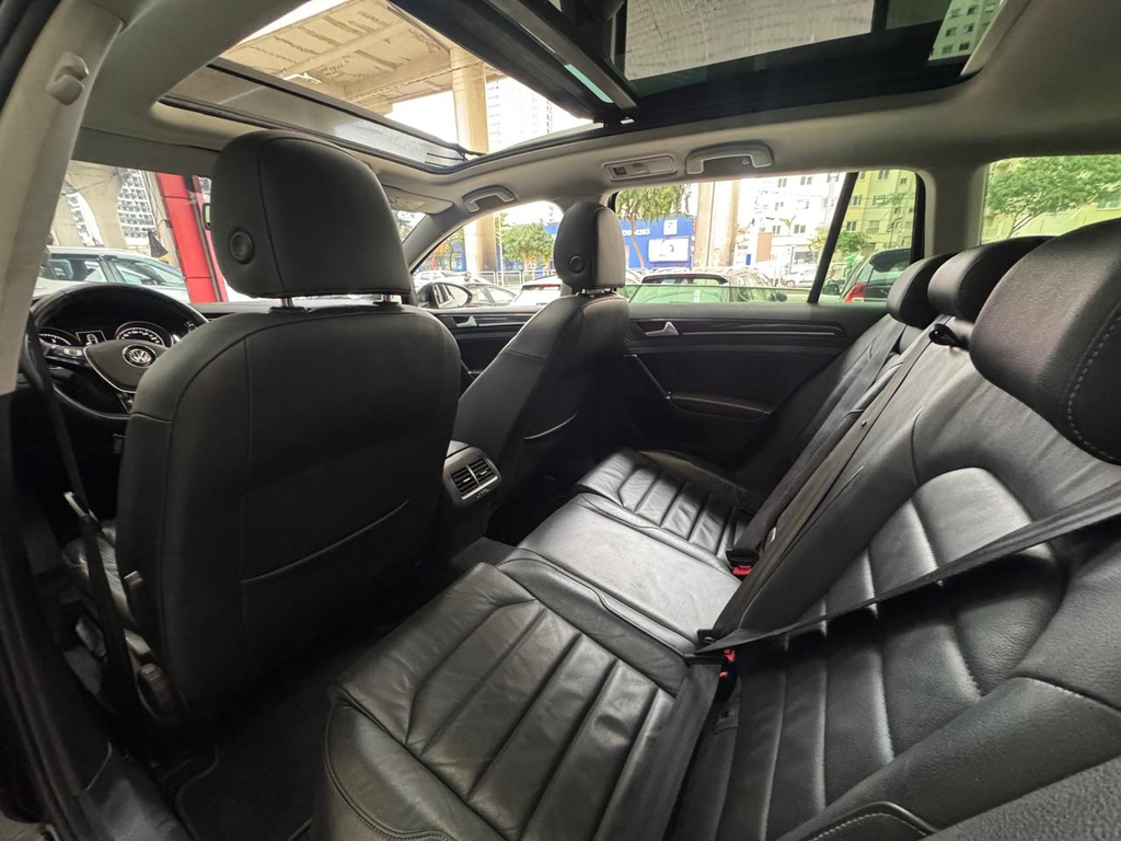 Volkswagen Golf Variant Preto