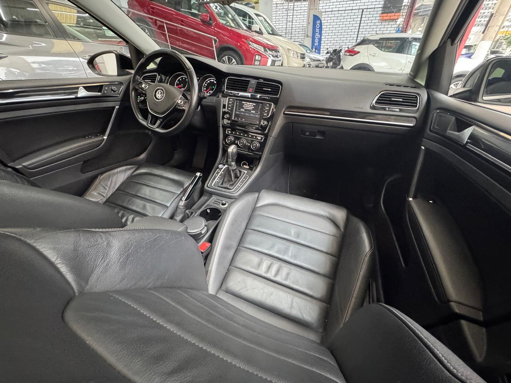 Volkswagen Golf Variant Preto