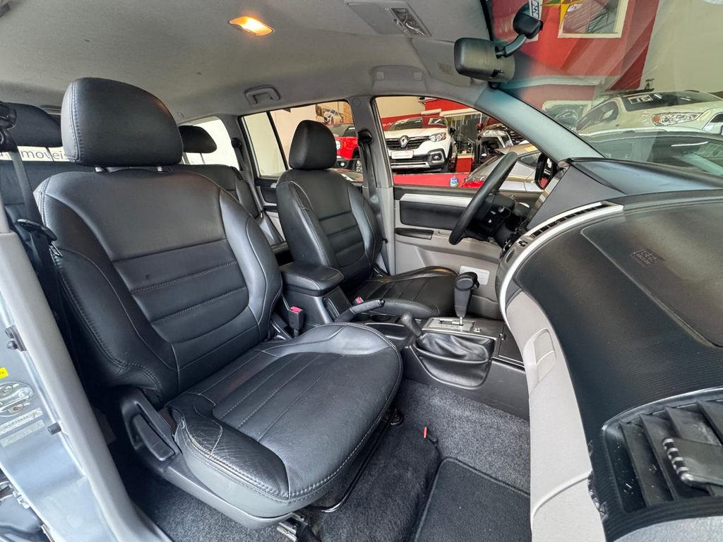 Mitsubishi Pajero Prata