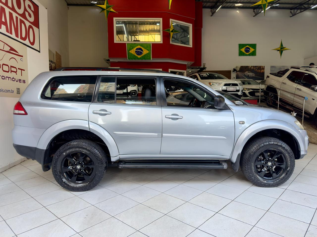 Mitsubishi Pajero Prata