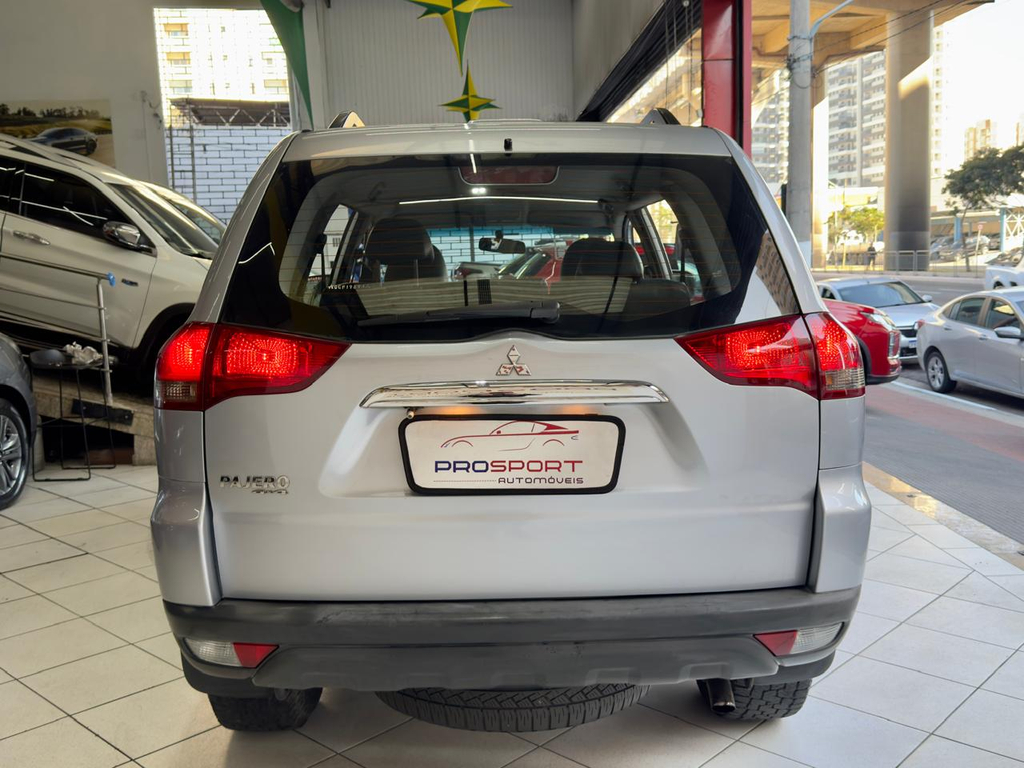 Mitsubishi Pajero Prata