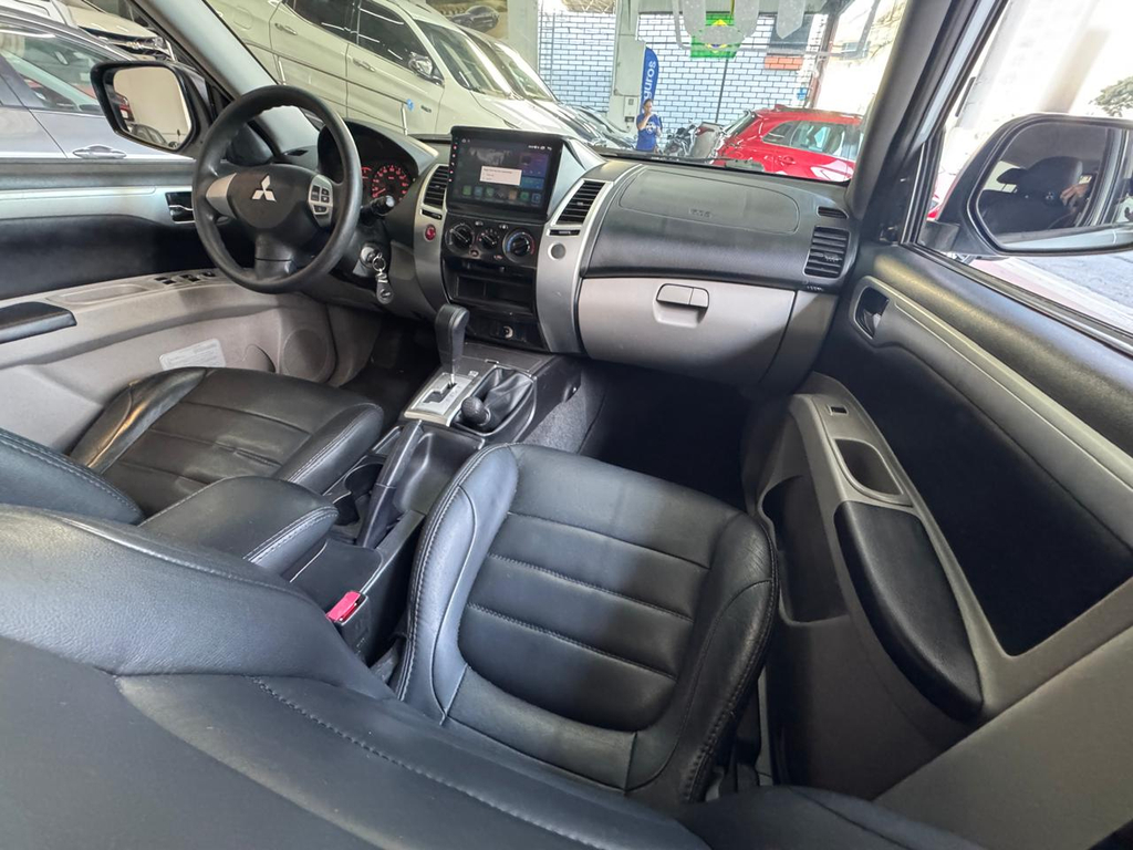 Mitsubishi Pajero Prata