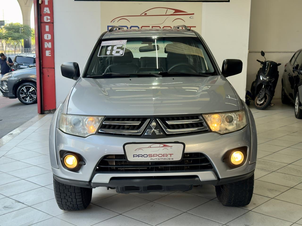 Mitsubishi Pajero Prata