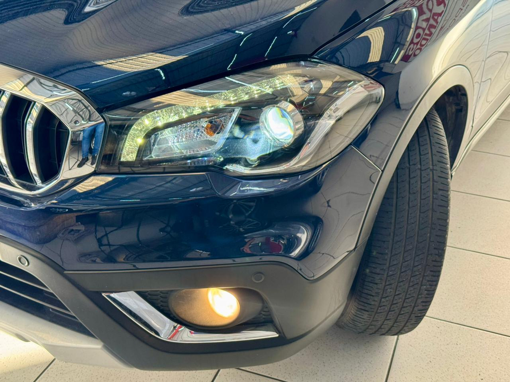 Suzuki S Cross Azul