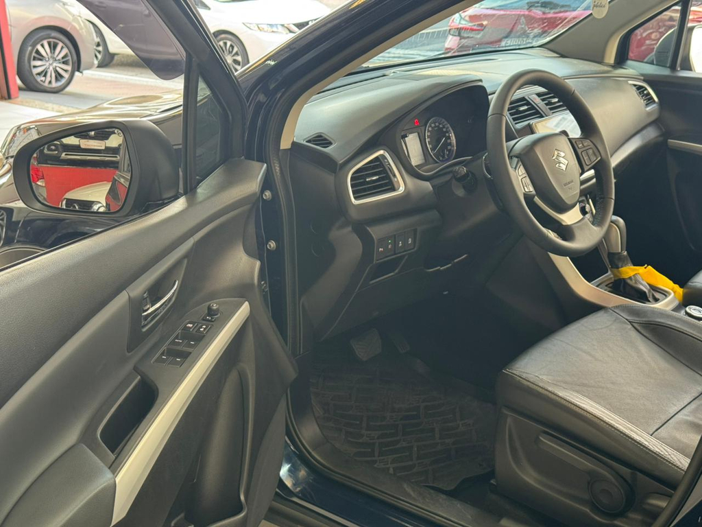 Suzuki S Cross Azul