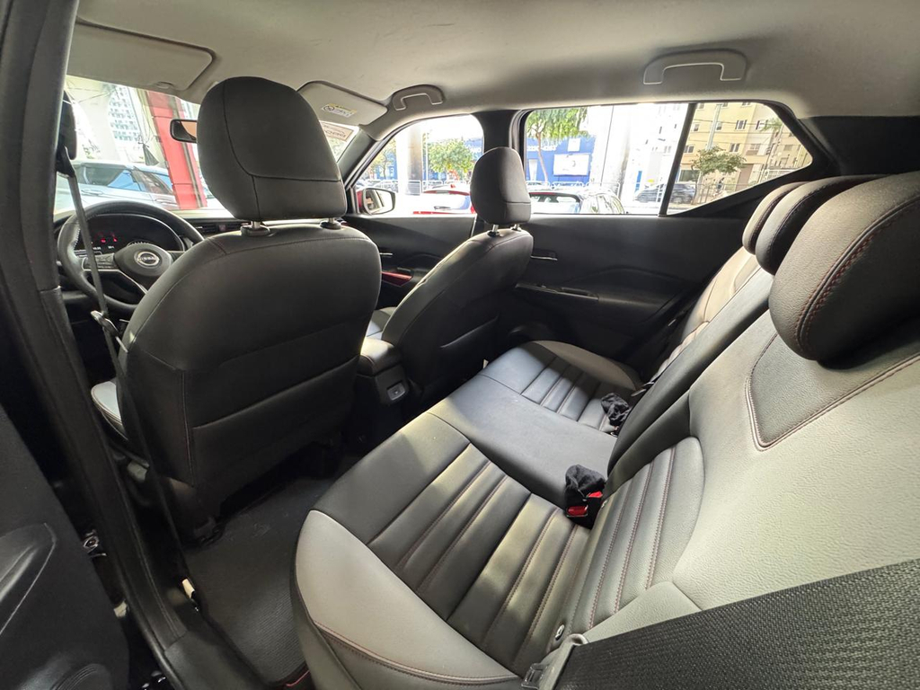 Nissan Kicks Preto