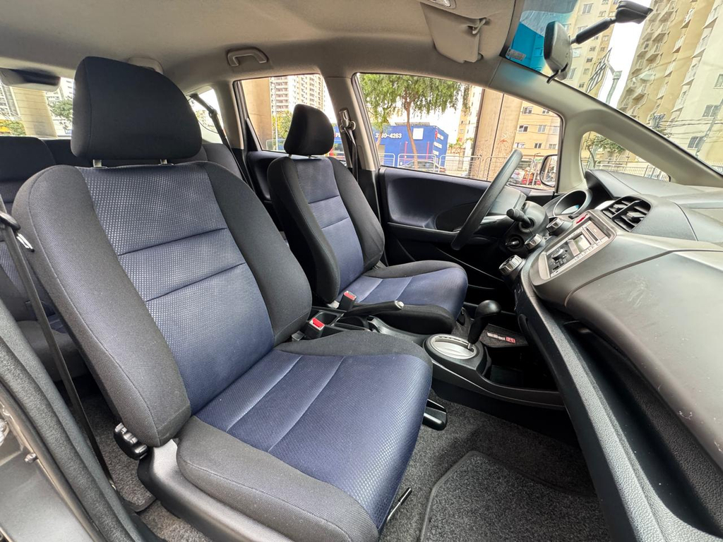 Honda Fit Cinza