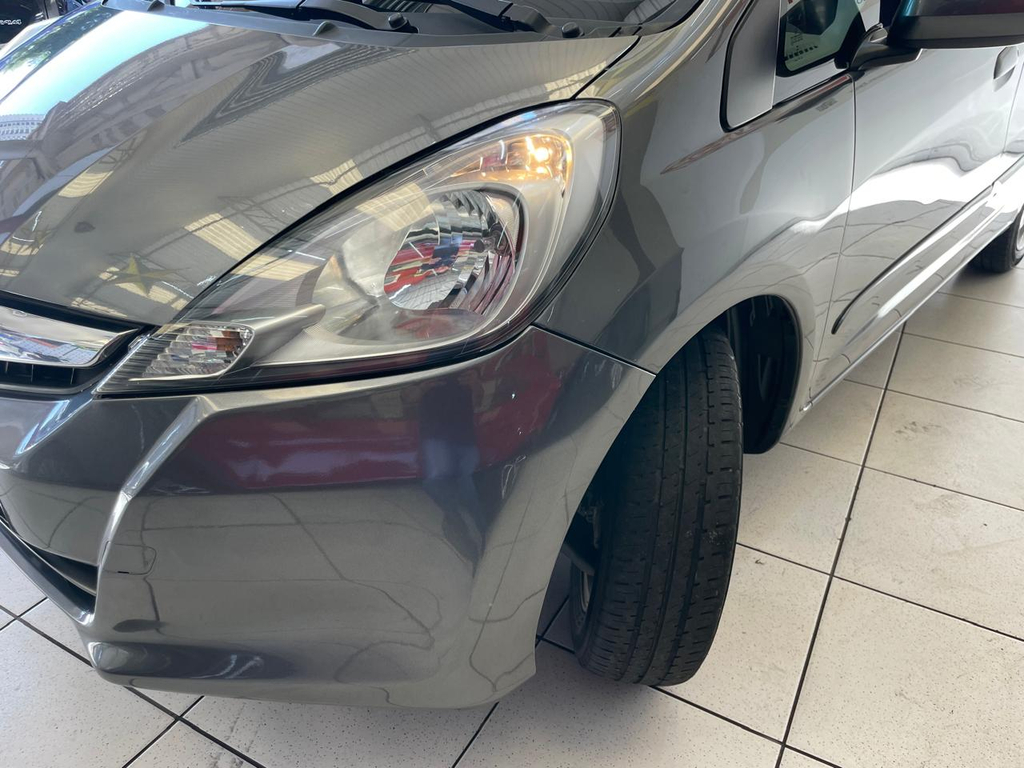 Honda Fit Cinza