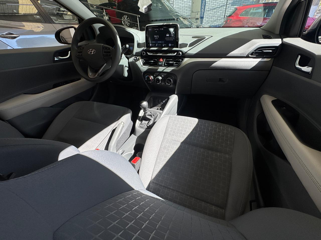 Hyundai HB20 Prata