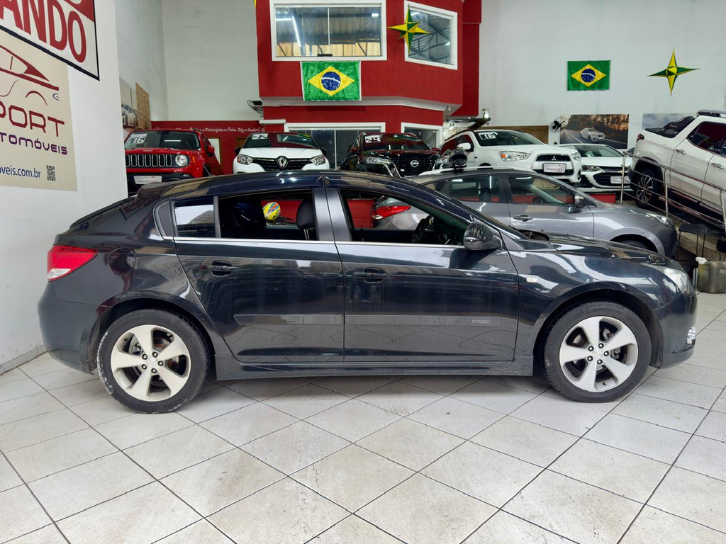 Chevrolet Cruze Preto