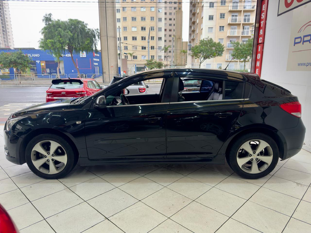 Chevrolet Cruze Preto