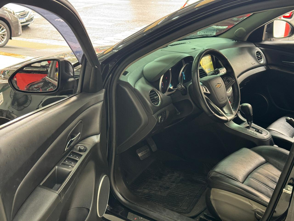 Chevrolet Cruze Preto