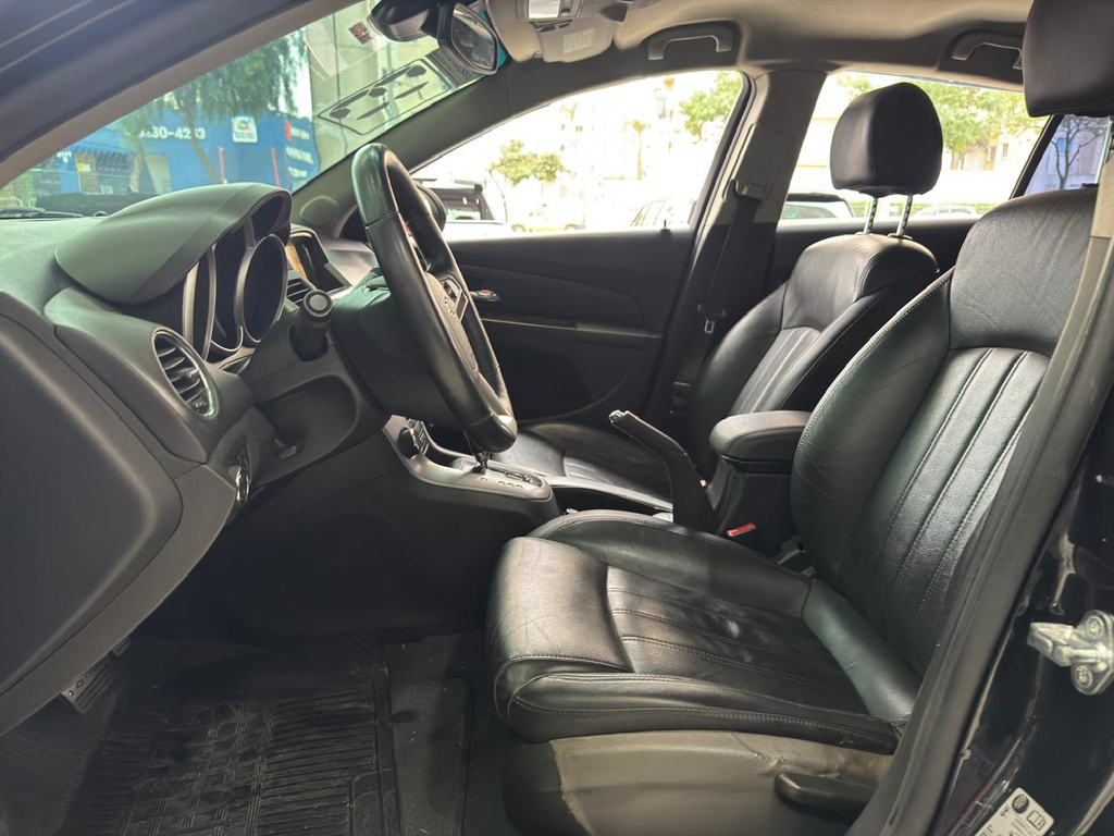 Chevrolet Cruze Preto