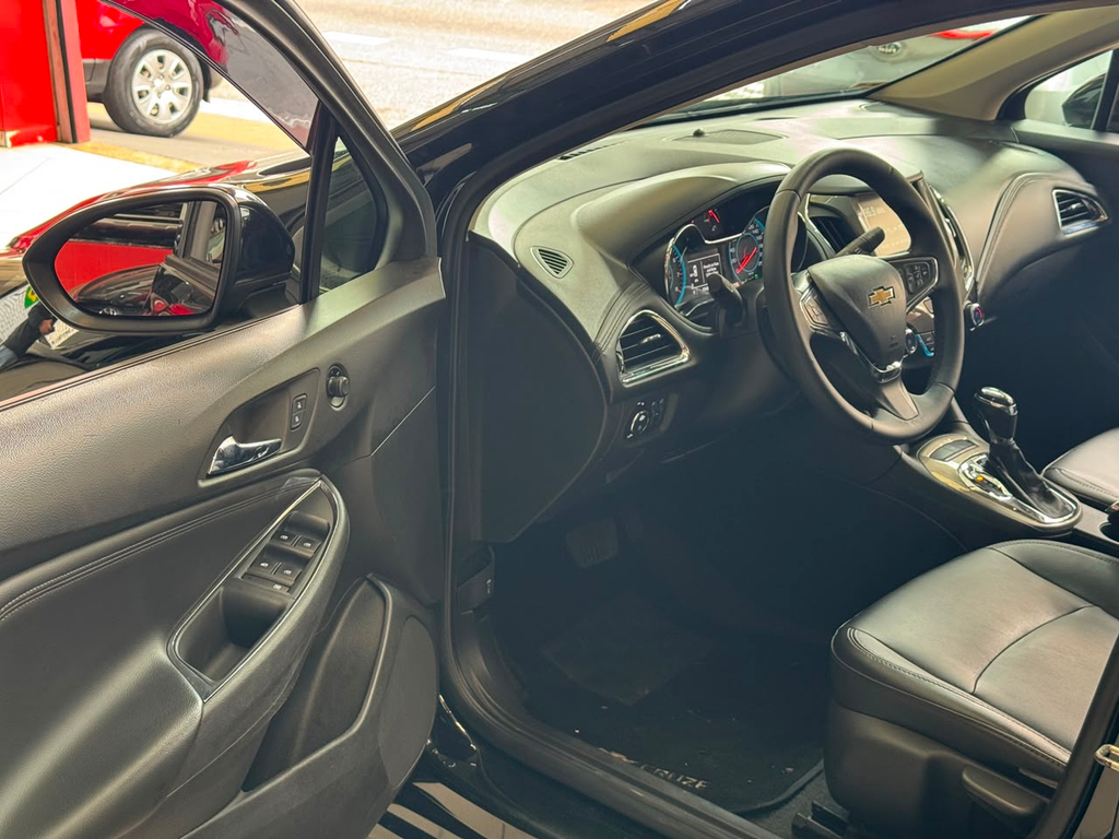 Chevrolet Cruze Sedan Preto
