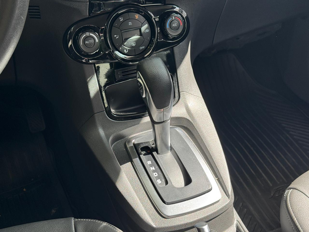 Ford New Fiesta Hatch Branco