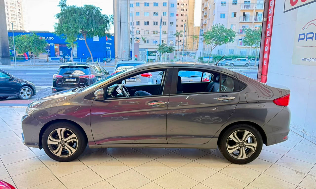 Honda City Cinza