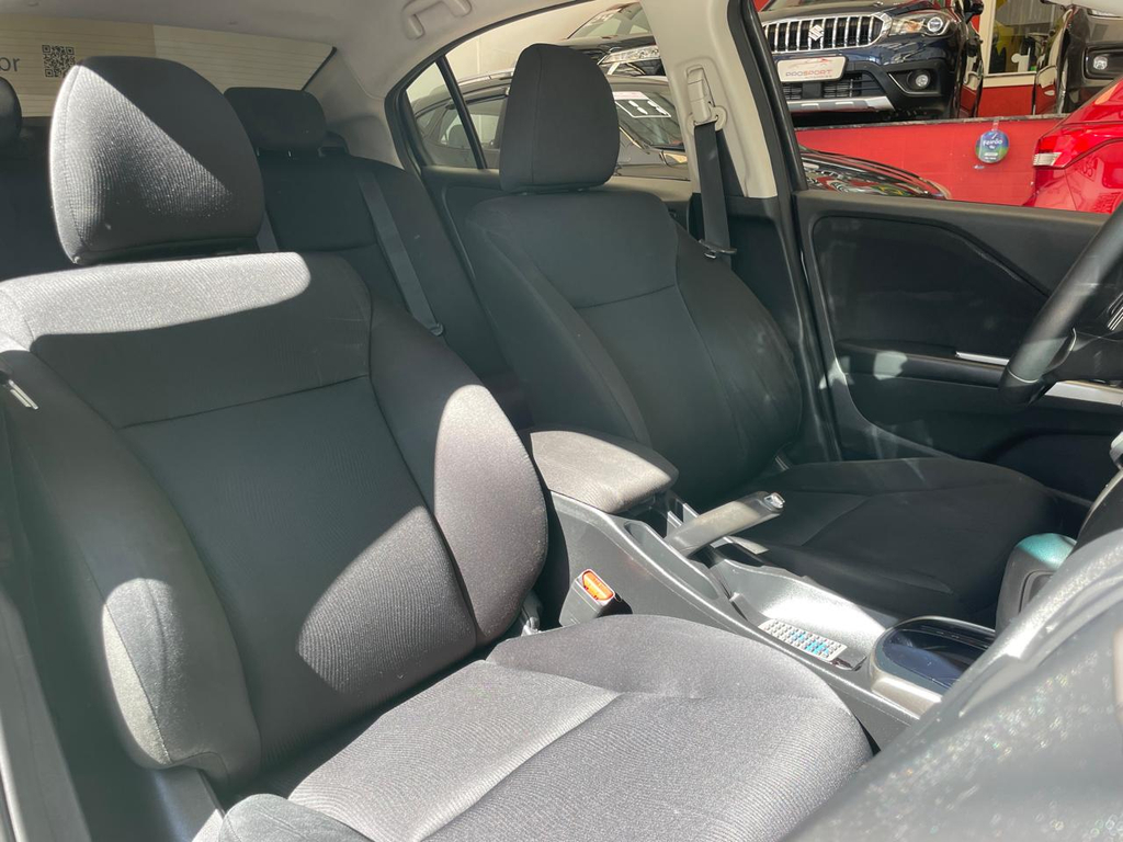 Honda City Cinza