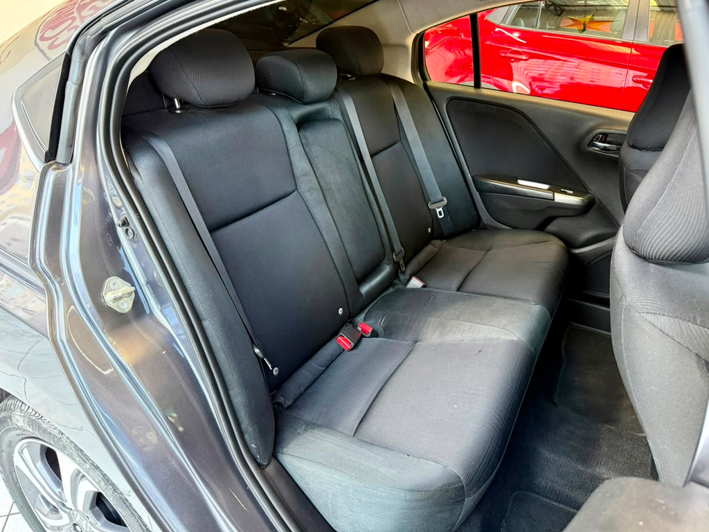 Honda City Cinza