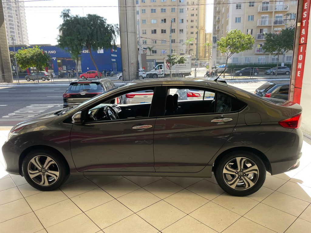 Honda City Cinza