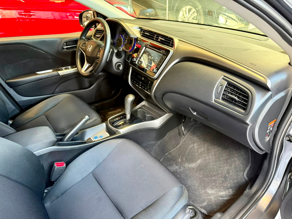 Honda City Cinza