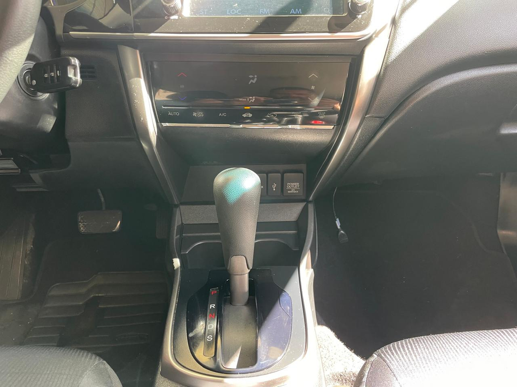 Honda City Cinza