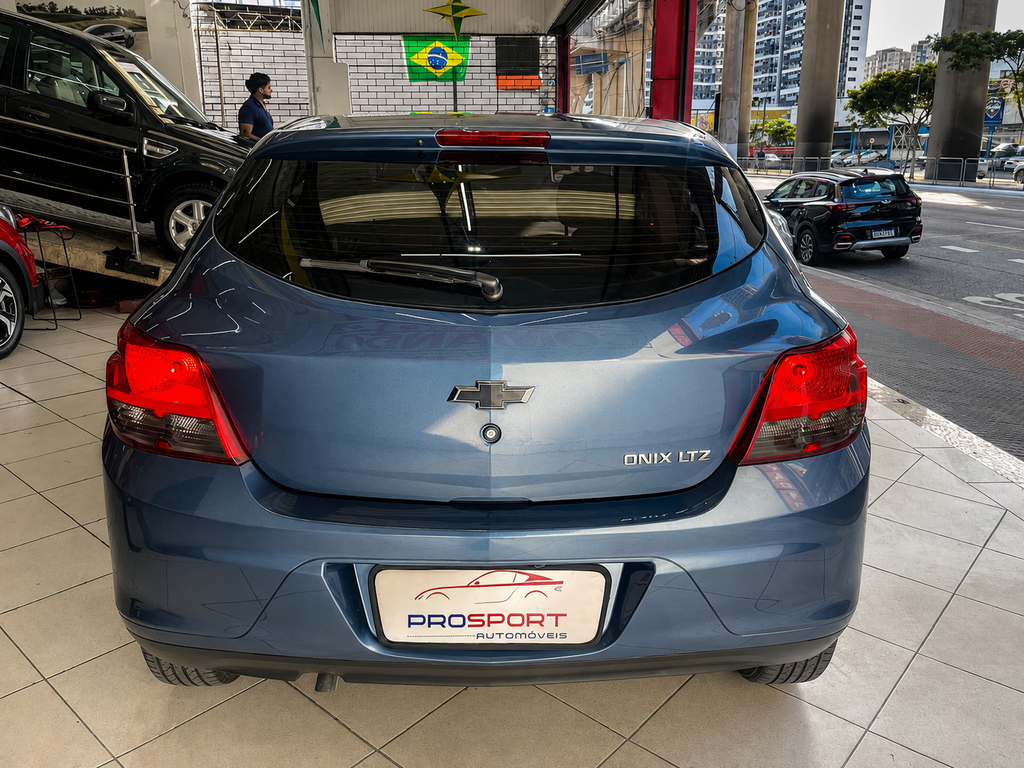 Chevrolet Onix Azul