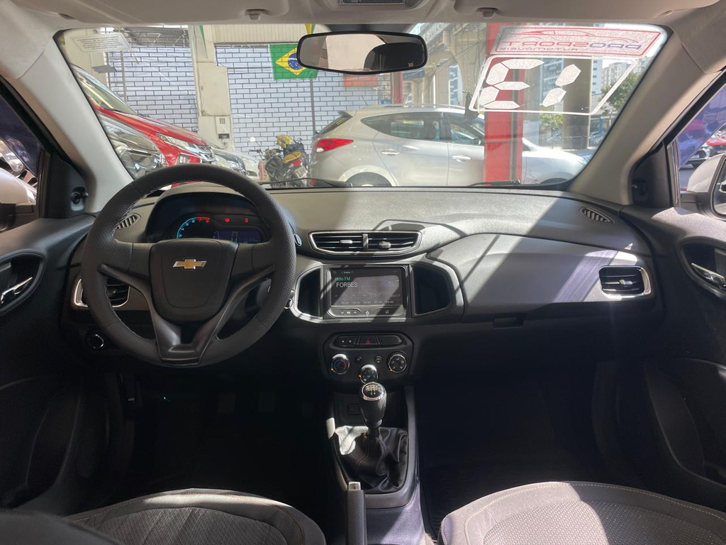 Chevrolet Onix Cinza