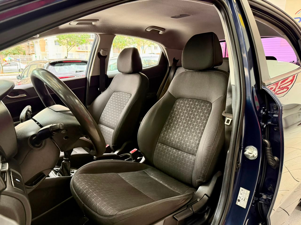 Hyundai HB20 Azul