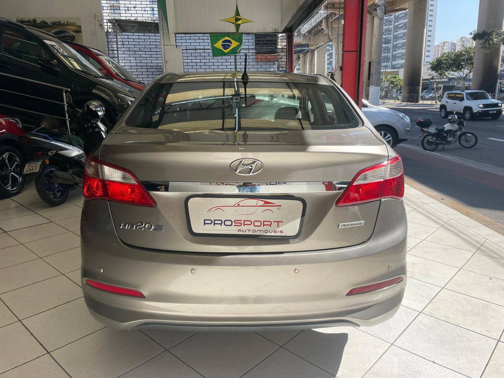 Hyundai HB20S Prata
