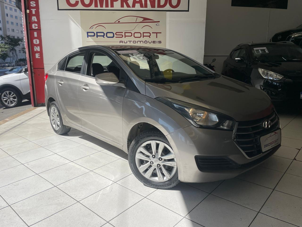 Hyundai HB20S Prata