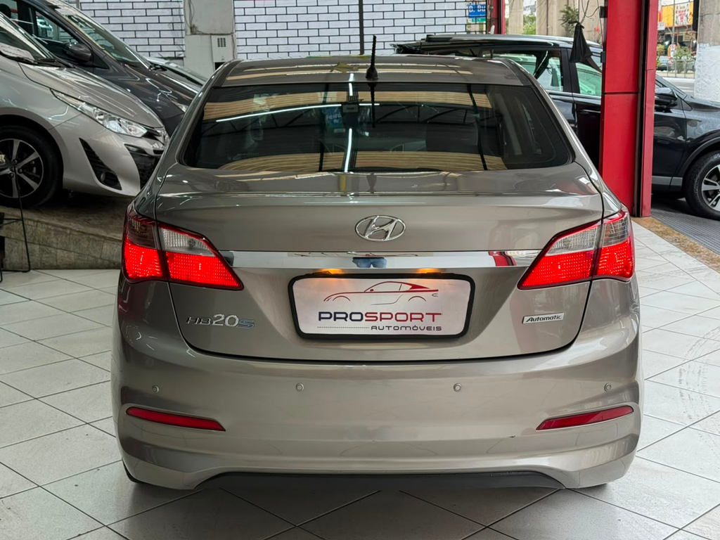 Hyundai HB20S Prata