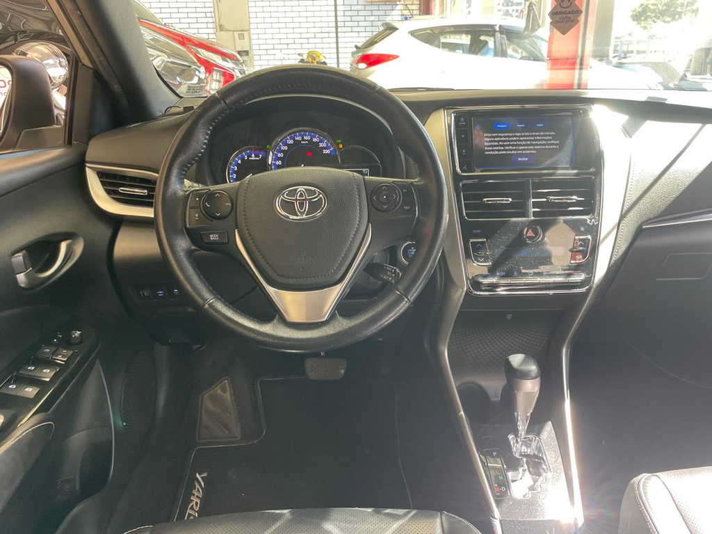 Toyota Yaris Hatch Prata
