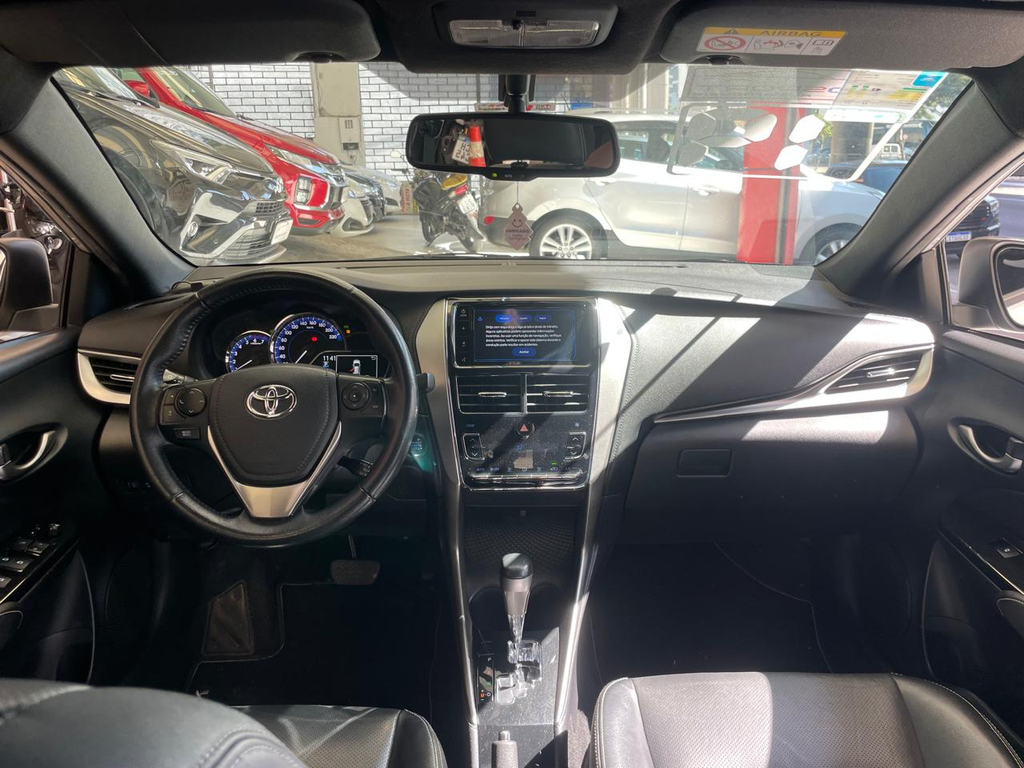 Toyota Yaris Hatch Prata
