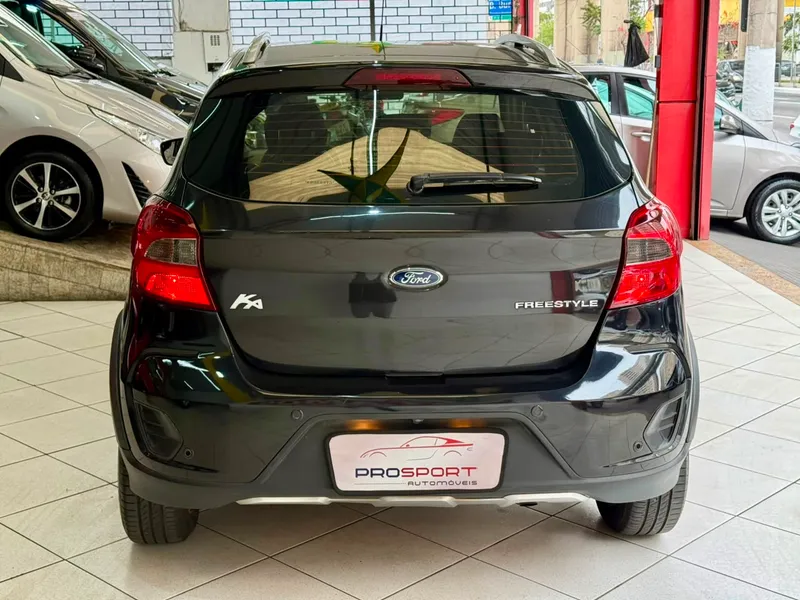 Ford Ka Preto