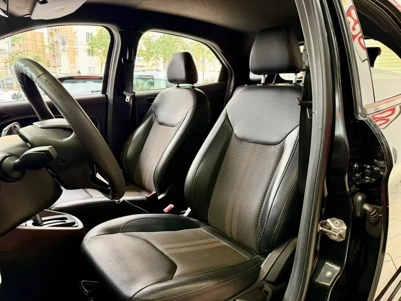 Ford Ka Preto