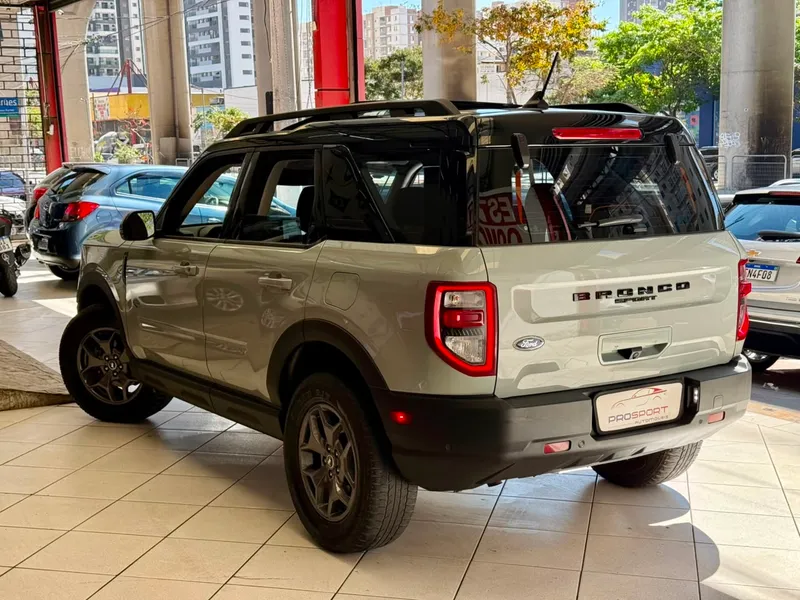 Ford Bronco Sport Cinza