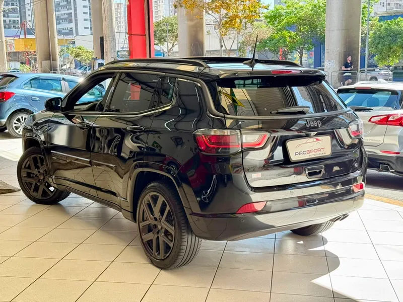 Jeep Compass Preto