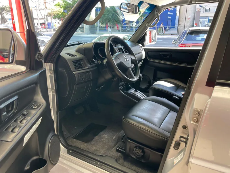 Mitsubishi Pajero TR4 Prata