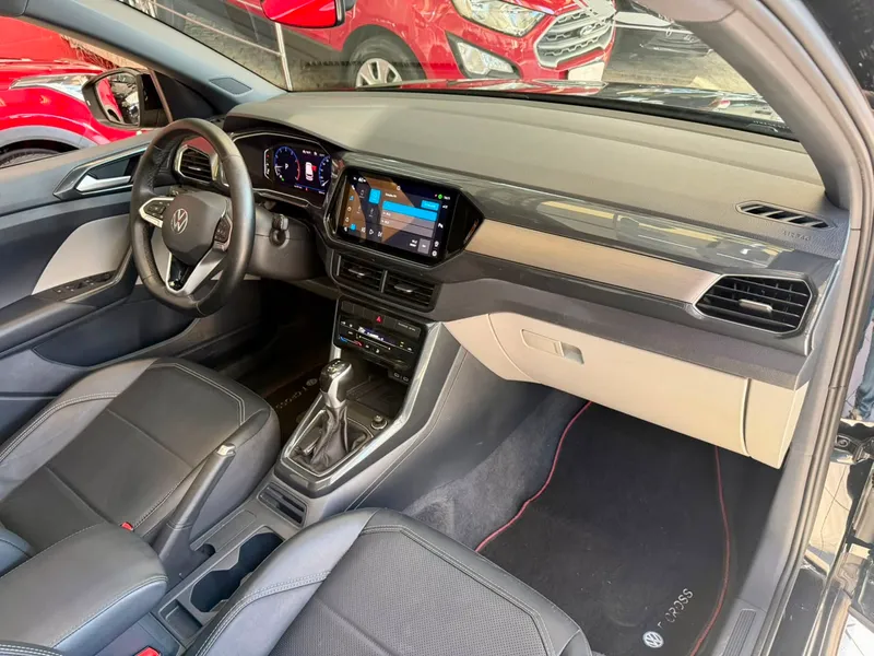 Volkswagen T-Cross Preto