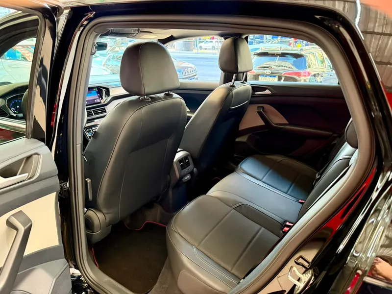 Volkswagen T-Cross Preto