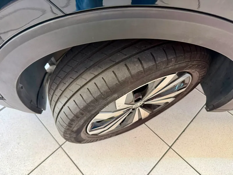 Volkswagen T-Cross Preto