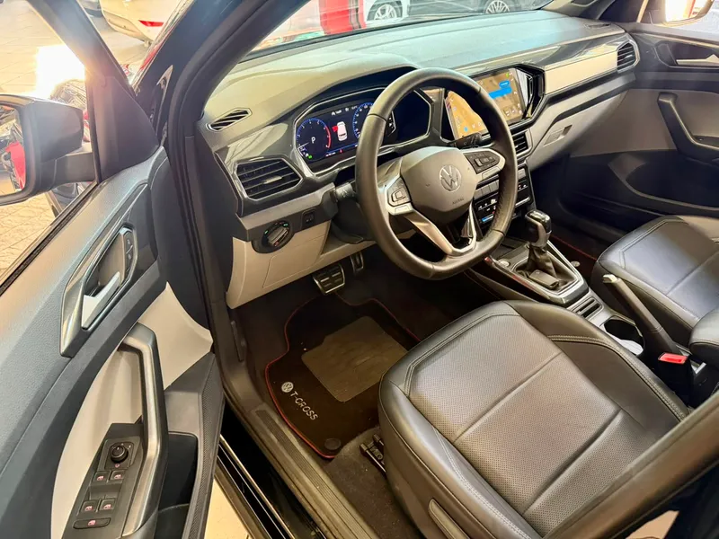 Volkswagen T-Cross Preto